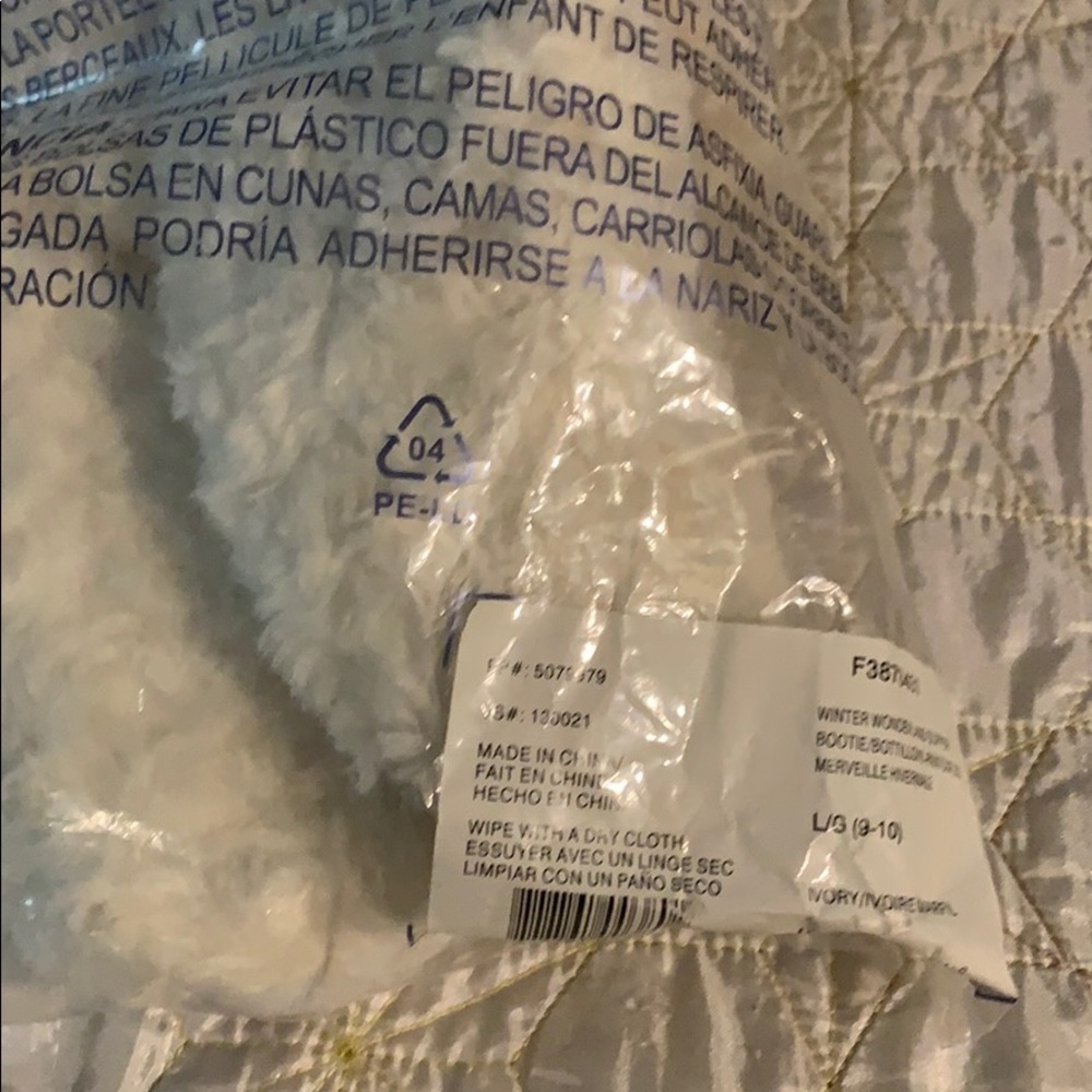 booties - soft creamy white - mid calf New in bag - Picture 4 of 4